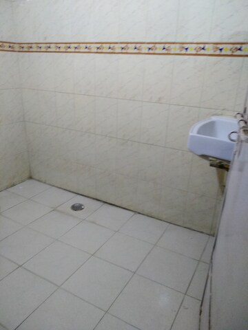 Bathroom in 1 RK Builder Floor at Lajpat Nagar 4 – for Rent