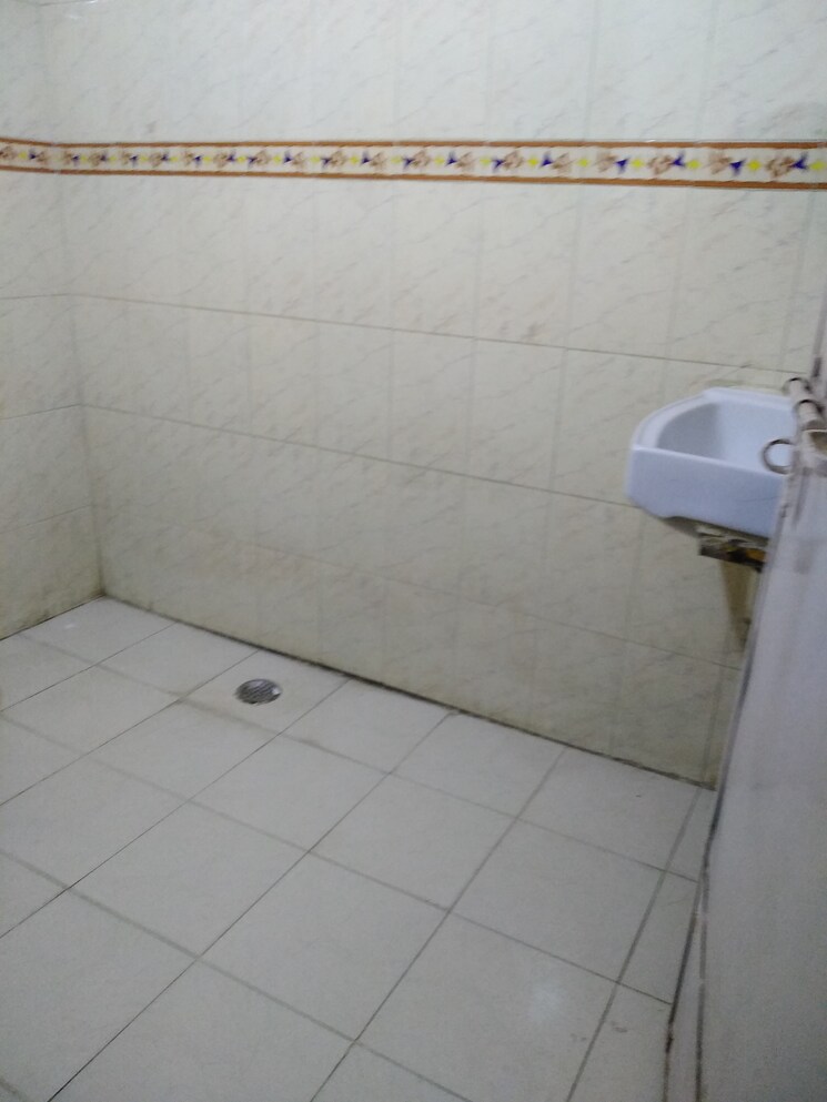 Bathroom, lajpat nagar 4 1 RK 311 Sq.Ft. Builder Floor In Lajpat Nagar 4 Delhi 8943014