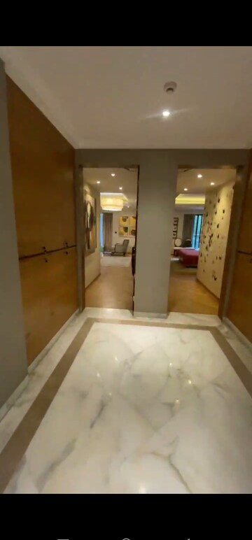 Room in 4 BHK Apartment at Prestige Hermitage, Halasuru – for Rent