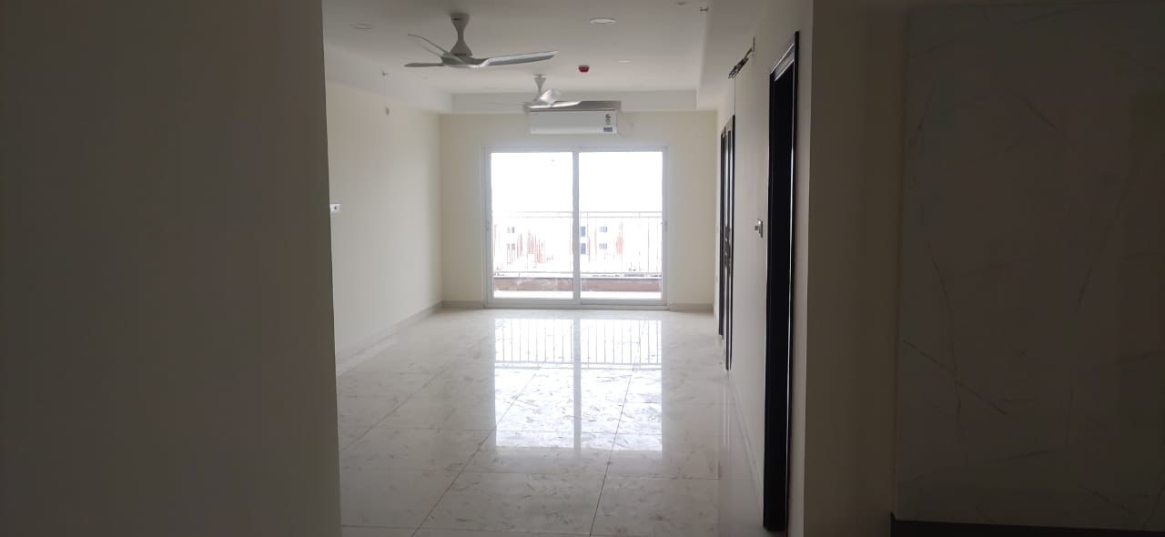 3 BHK Apartment For Sale in Urbanrise On Cloud 33