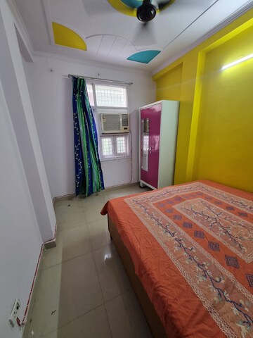 Bedroom in 2.5 BHK Builder Floor at Mayur Vihar – for Rent