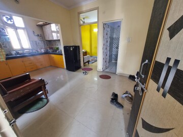Living Room in 2.5 BHK Builder Floor at Mayur Vihar – for Rent