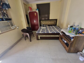 Living Room in 2.5 BHK Builder Floor at Mayur Vihar – for Rent