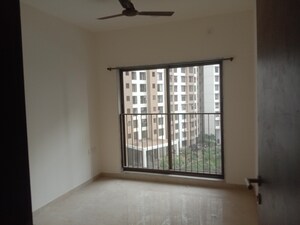 Room in 1.5 BHK Apartment at Sunteck Maxxworld, Tivri – for Sale