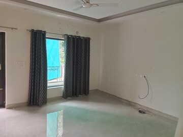 Room in 3 BHK Builder Floor at AKD Tower, Sector 14 – for Rent