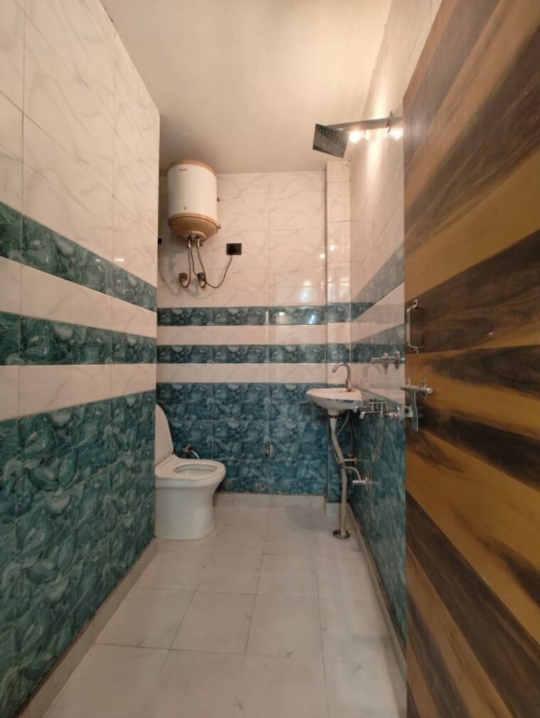 Bathroom, govindpuri 1 Bedroom 450 Sq.Ft. Builder Floor In Govindpuri Delhi 8943048
