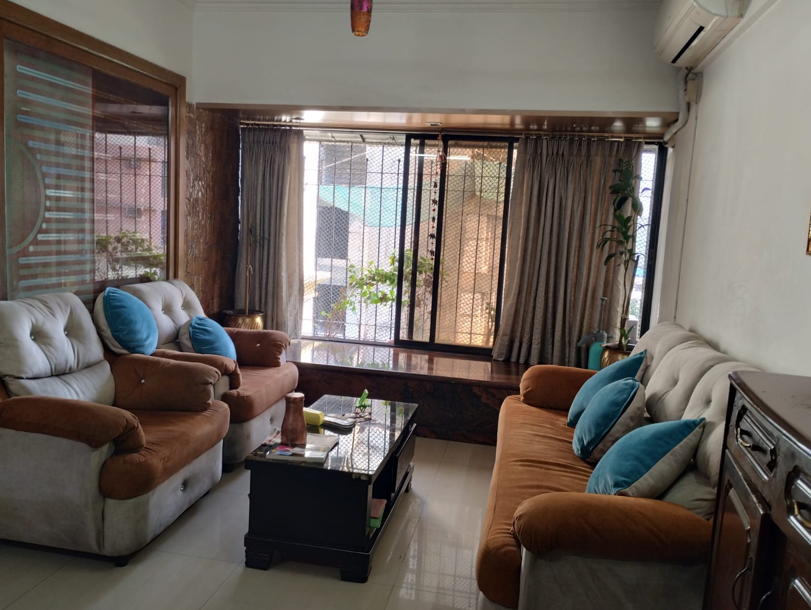 2 BHK + Extra Room Apartment For Rent in Suncity Complex