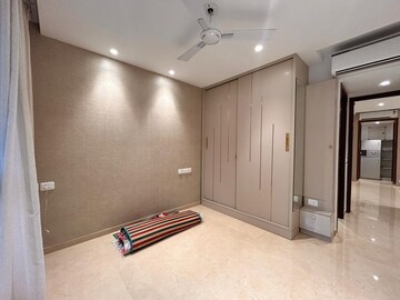 Room in 3 BHK Apartment at Hiranandani Highland, Powai – for Rent