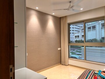 Room in 3 BHK Apartment at Hiranandani Highland, Powai – for Rent