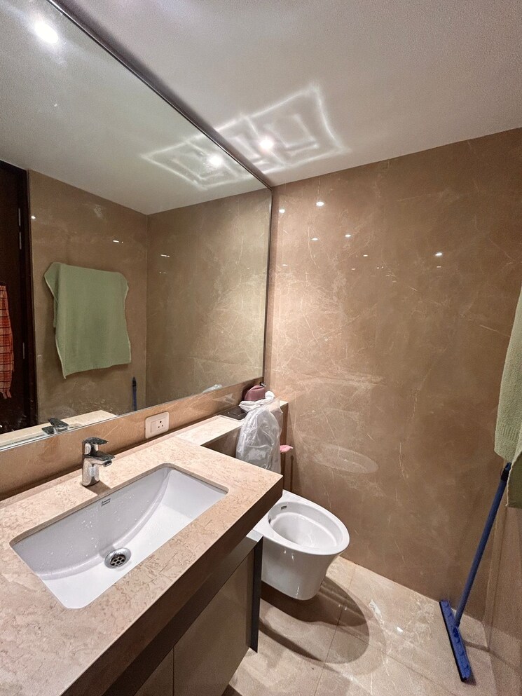 Team Area, hiranandani-highland 3 Bedroom 1000 Sq.Ft. Apartment In Powai Mumbai 8943059