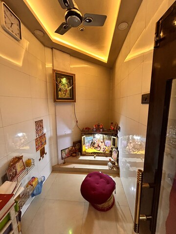 Furnished Amenities in 2 BHK Apartment at Suncity Complex, Powai – for Rent