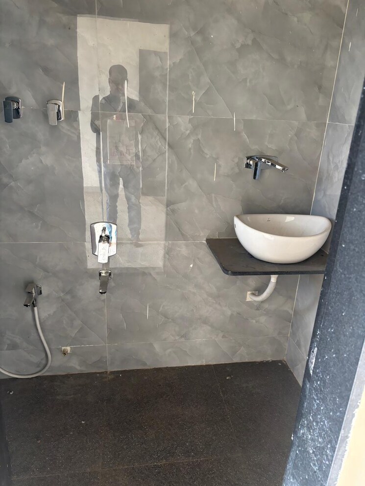 Bathroom, ajmera-yogi-dham-phase-iii 2 Bedroom 930 Sq.Ft. Apartment In Kalyan West Thane 8943110