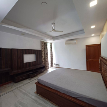 Bedroom in 3 BHK Builder Floor at Ansal Plaza Sector-23, Carterpuri Village – for Rent