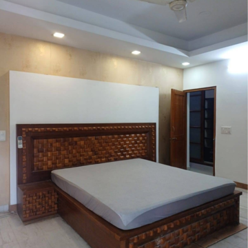 Bedroom in 3 BHK Builder Floor at Ansal Plaza Sector-23, Carterpuri Village – for Rent
