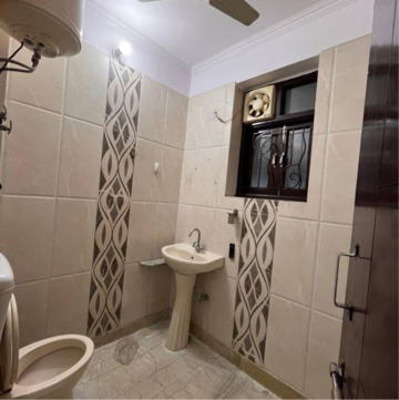 Kitchen in 2 BHK Builder Floor at Ansal Plaza Sector-23, Carterpuri Village – for Rent