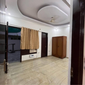 Bathroom in 2 BHK Builder Floor at Ansal Plaza Sector-23, Carterpuri Village – for Rent