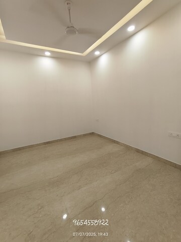 Floor Plan in  Showroom at Lajpat Nagar – for Rent