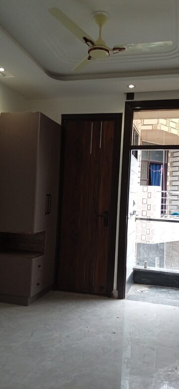 Furnished Amenities in 2 BHK Apartment at Igi Airport Area – for Sale