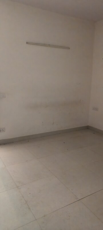 Room in 2 BHK Builder Floor at Lajpat Nagar – for Rent