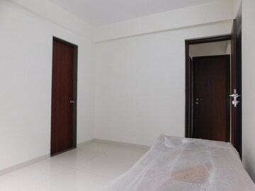 Room in 2 BHK Apartment at Crystal Armus, Chembur – for Rent