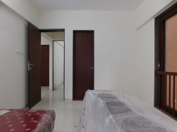 Bedroom in 2 BHK Apartment at RNA Continental, Chembur – for Rent