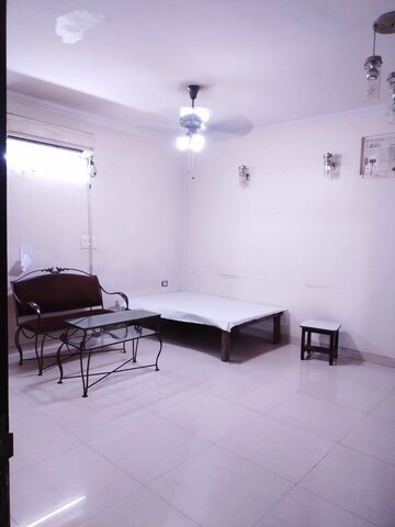 Master Bedroom in 3.5 BHK Builder Floor at Mayur Vihar – for Rent