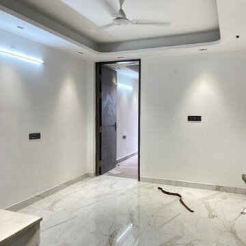Room in 1 BHK Builder Floor at Saket – for Rent