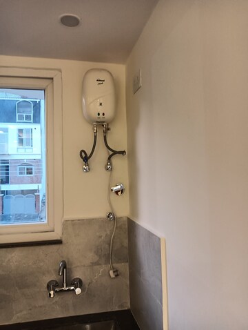 Furnished Amenities in 3 BHK Builder Floor at Canal Road – for Rent