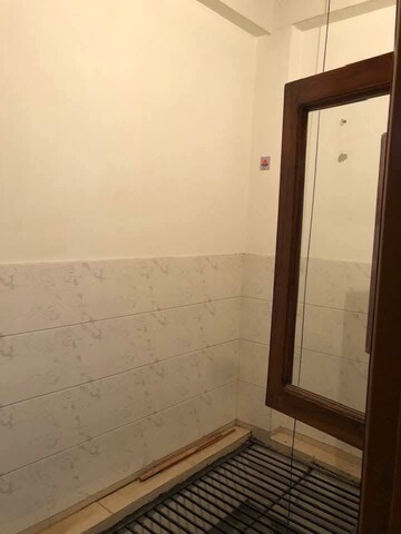 Room in 1 BHK Builder Floor at Milestone 32nd Avenue, Sector 15 – for Rent