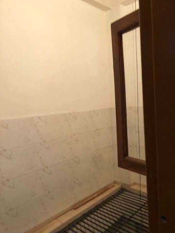 Room in 1 BHK Builder Floor at Milestone 32nd Avenue, Sector 15 – for Rent