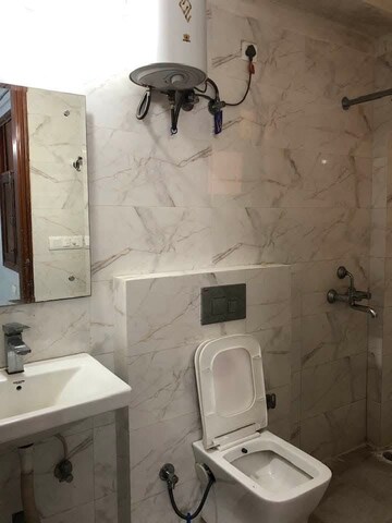 Bathroom in 1 BHK Builder Floor at Milestone 32nd Avenue, Sector 15 – for Rent