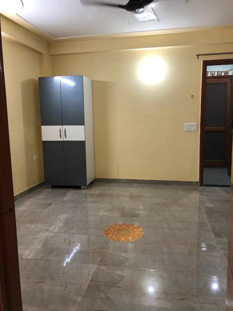 Room, milestone-32nd-avenue 1 Bedroom 500 Sq.Ft. Builder Floor In Sector 15 Gurgaon 8943351