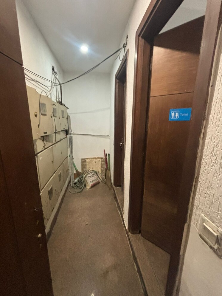 undefined, lajpat nagar Commercial Office Space 2000 Sq.Ft. In Lajpat Nagar Delhi 8943391