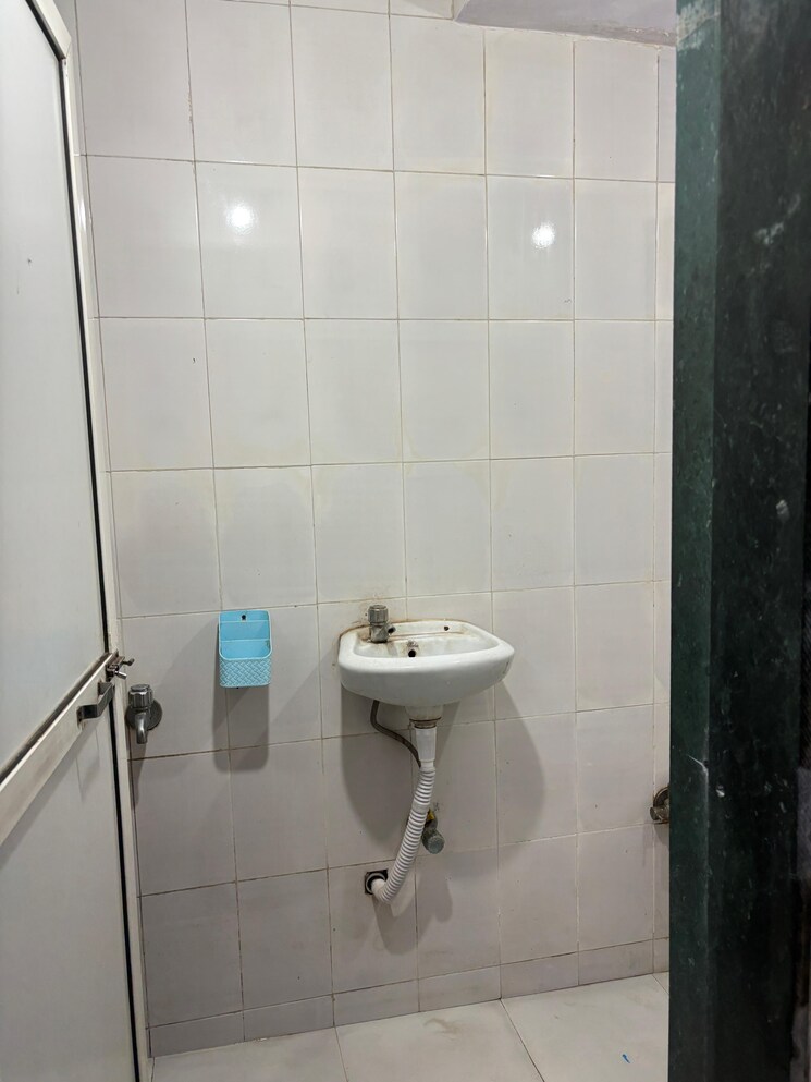 Bathroom, rag-megh-malhar 2 Bedroom 1225 Sq.Ft. Apartment In Goregaon East Mumbai 8943397