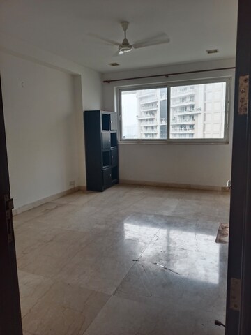 Room in 5 BHK Apartment at Abw La Lagune, Sector 54 – for Rent