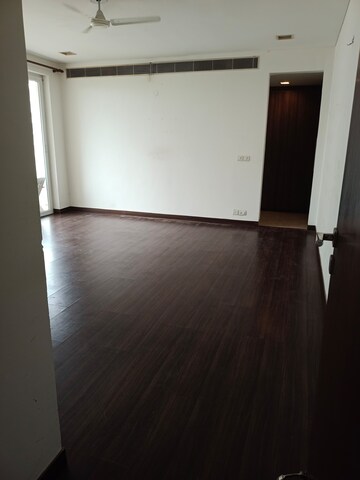 Room in 5 BHK Apartment at Abw La Lagune, Sector 54 – for Rent