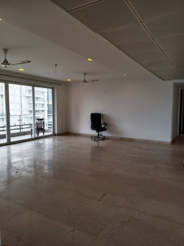 Room in 5 BHK Apartment at Abw La Lagune, Sector 54 – for Rent