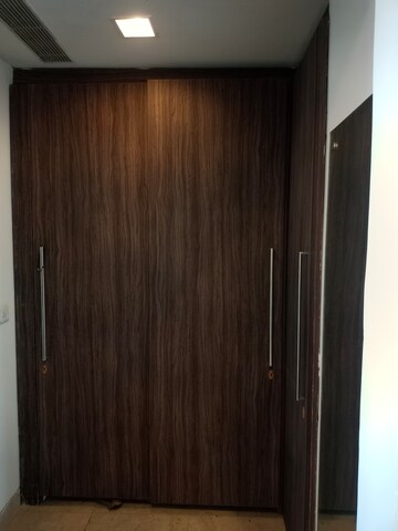 Furnished Amenities in 5 BHK Apartment at Abw La Lagune, Sector 54 – for Rent