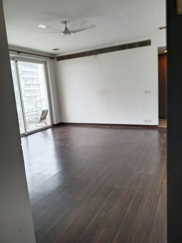 Room in 5 BHK Apartment at Abw La Lagune, Sector 54 – for Rent