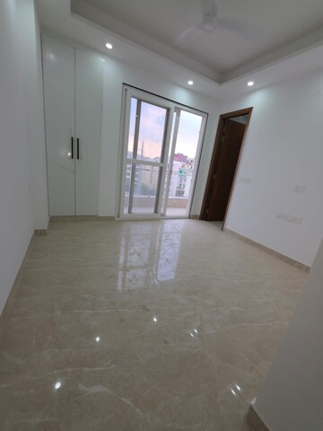 Master Bedroom in 3 BHK Builder Floor at Saket – for Rent