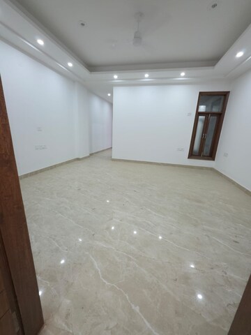 Master Bedroom in 3 BHK Builder Floor at Saket – for Rent