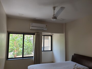 Room in 3 BHK Apartment at Andheri West – for Rent