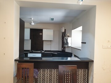 Bedroom in 3 BHK Apartment at Andheri West – for Rent
