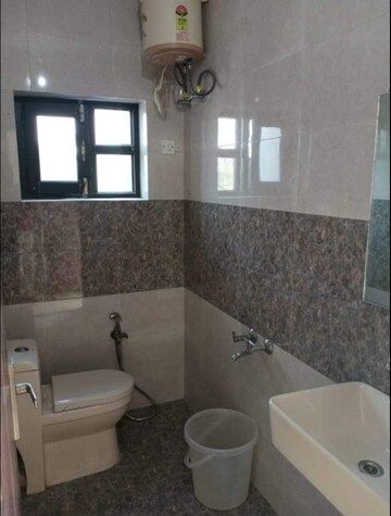 Bathroom in 1 BHK Builder Floor at Sukhdev Vihar – for Rent