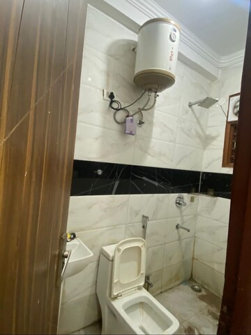 Master Bedroom in 2 BHK Builder Floor at Kishangarh – for Rent