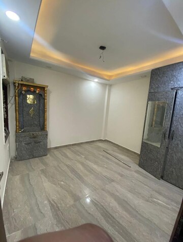 Room in 2 BHK Builder Floor at Kishangarh – for Rent