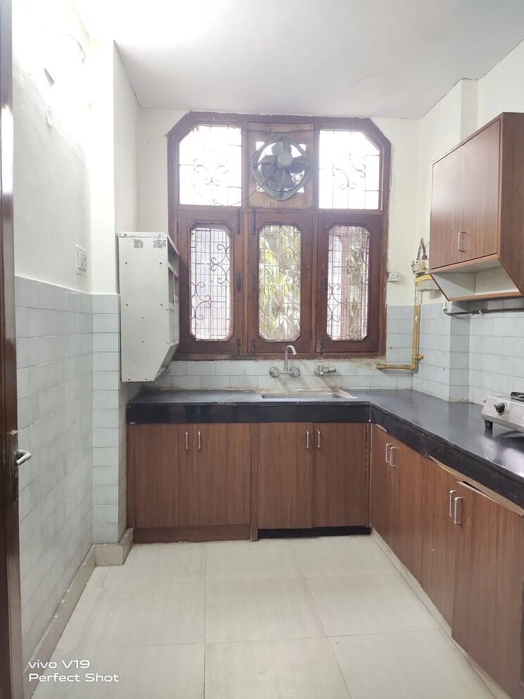 Kitchen, east of kailash 3 Bedroom 200 Sq.Yd. Builder Floor In East Of Kailash Delhi 8943617