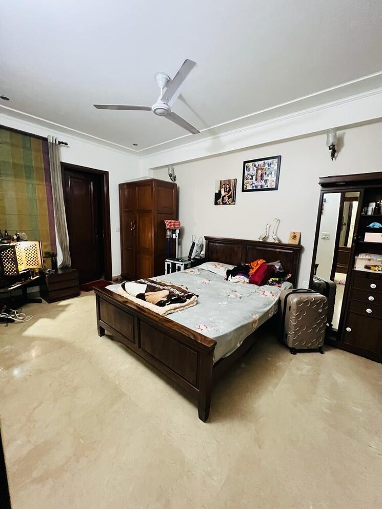 Living Room, kalkaji 3 Bedroom 200 Sq.Yd. Builder Floor In Kalkaji Delhi 8943630