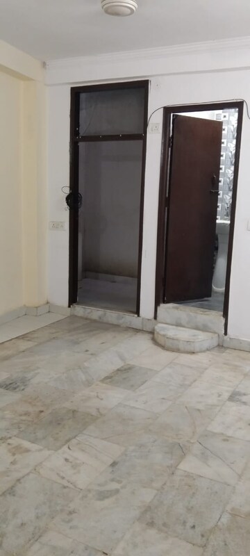 Building Lobby in 1 BHK Builder Floor at Kishangarh – for Rent