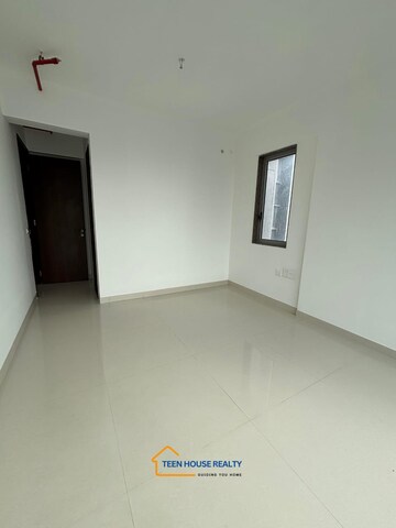 Room in 3 BHK Apartment at Sunteck City Avenue 4, Goregaon West – for Sale